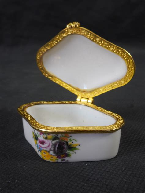 Porcelain Pill Box 